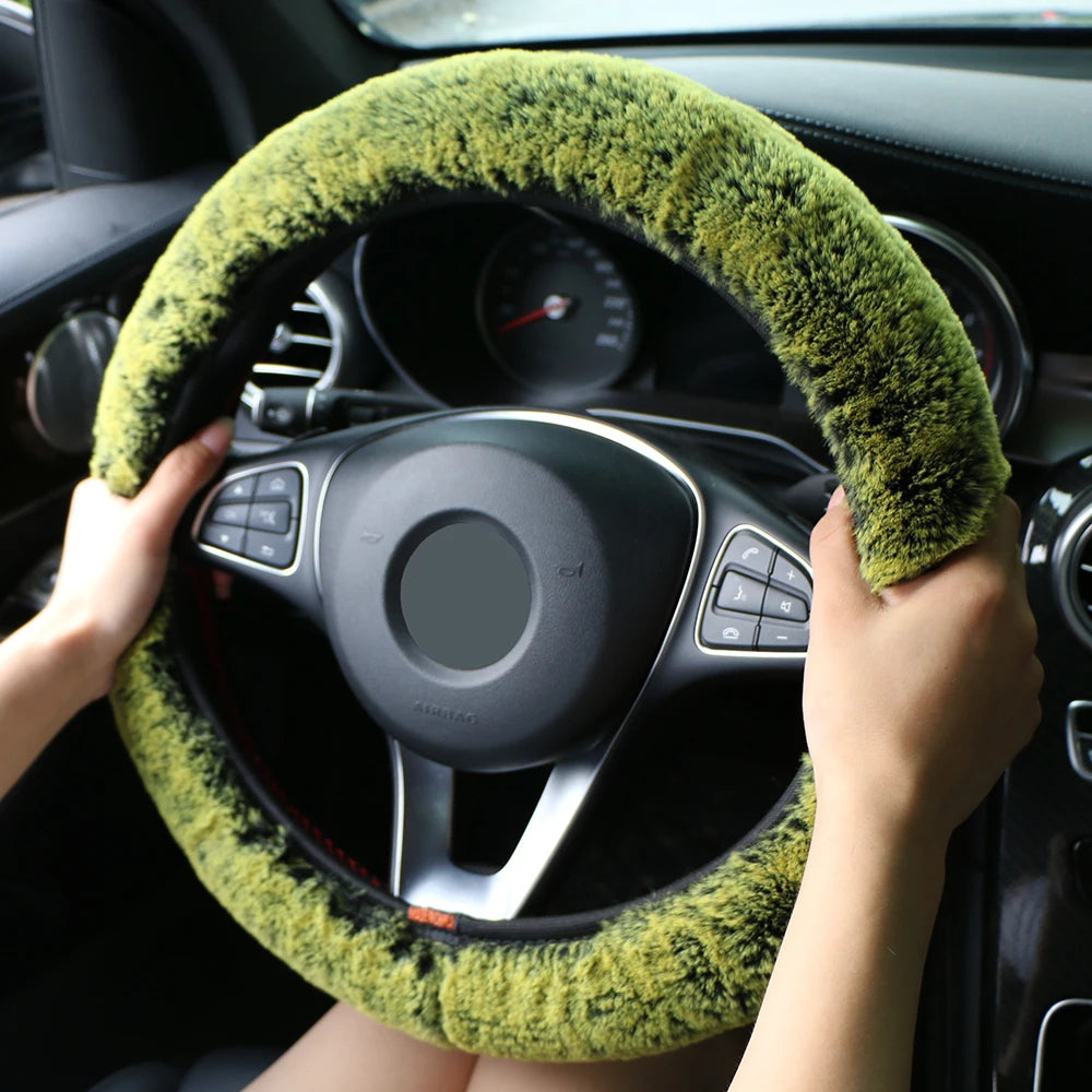 Plush Winter Steering Wheel Cover: Cozy Drives Ahead