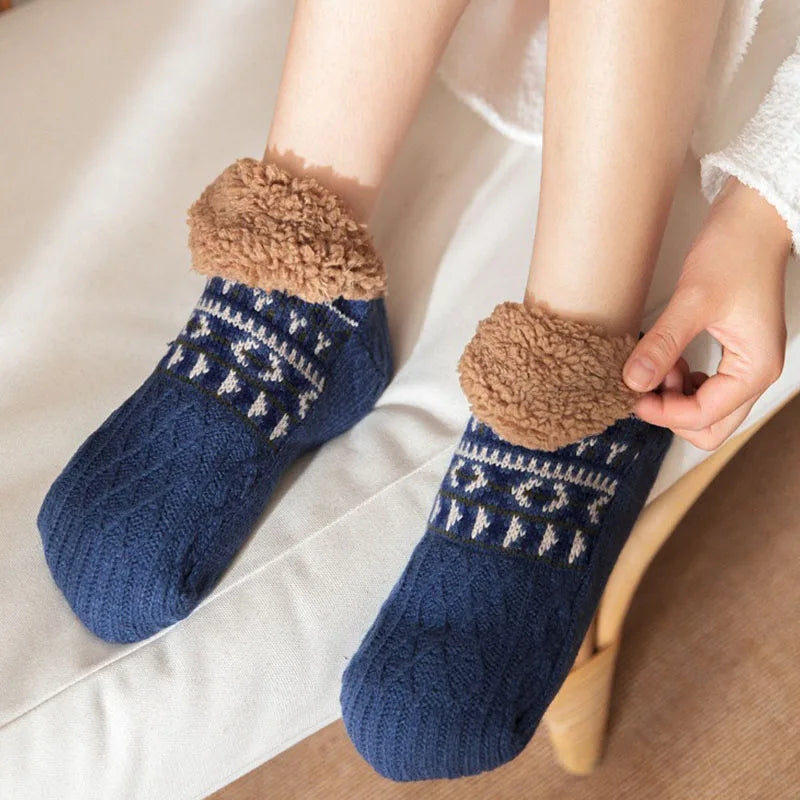 Snow Pattern Warm Socks: Festive Winter Comfort