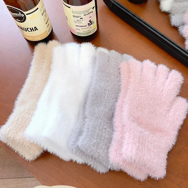 Soft Plush Winter Gloves for Women: Cozy Cold-Weather Comfort