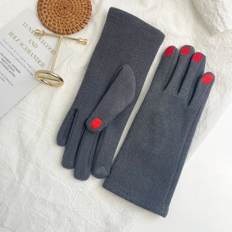 Touch Screen Winter Gloves: Playful Nail Polish Design