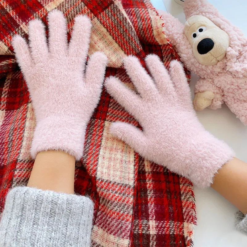 Soft Plush Winter Gloves for Women: Cozy Cold-Weather Comfort
