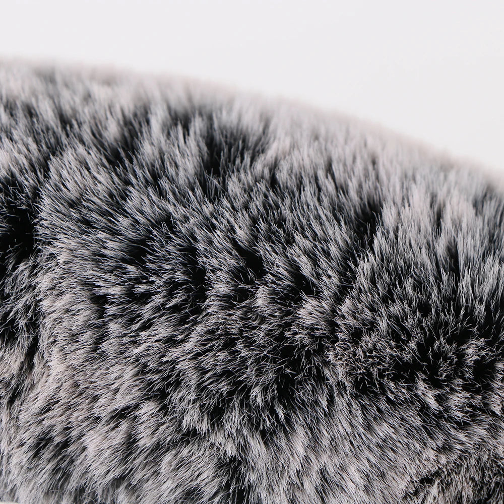 Plush Winter Steering Wheel Cover: Cozy Drives Ahead