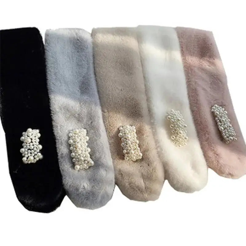 Faux Fur Pearl Winter Scarf: Luxury Warmth in Every Wrap
