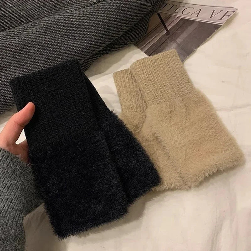 Plush Cozy Fingerless Gloves for Women: Warmth with Elegant Style