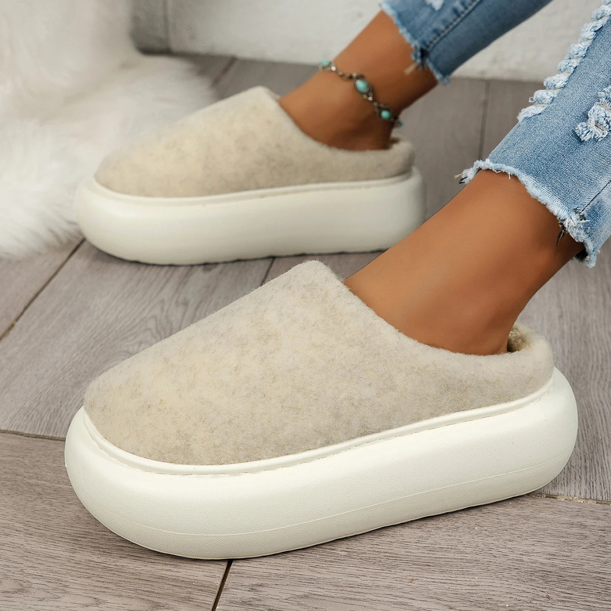 Warm Plush Indoor Winter Slippers for Women: Cozy Luxury Underfoot