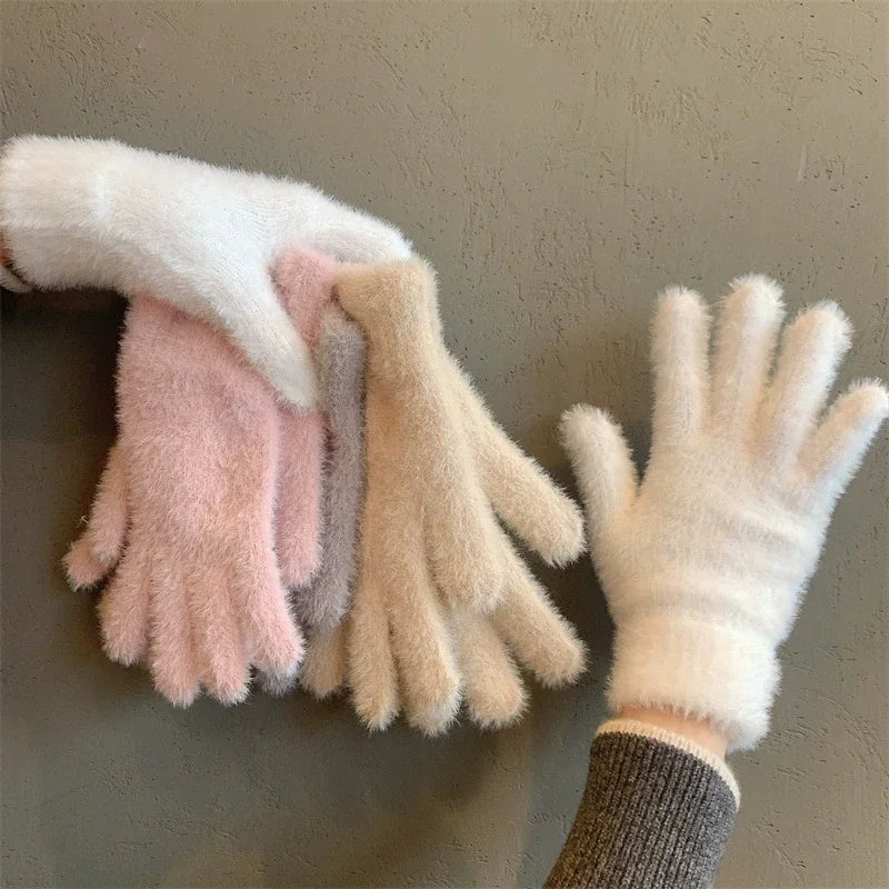 Soft Plush Winter Gloves for Women: Cozy Cold-Weather Comfort