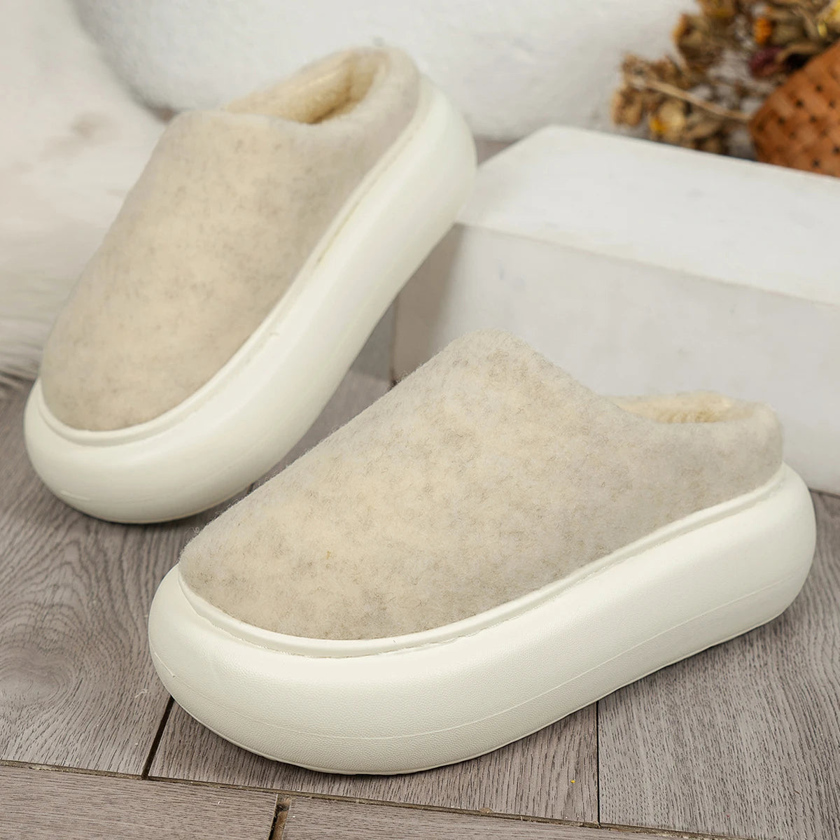 Warm Plush Indoor Winter Slippers for Women: Cozy Luxury Underfoot