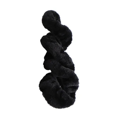 Plush Winter Steering Wheel Cover: Cozy Drives Ahead