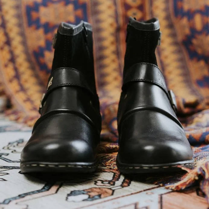 Vintage Buckled Ankle Boots: Classic Style for Men