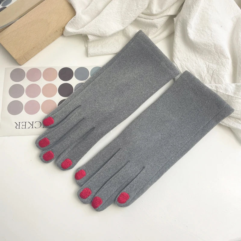 Touch Screen Winter Gloves: Playful Nail Polish Design
