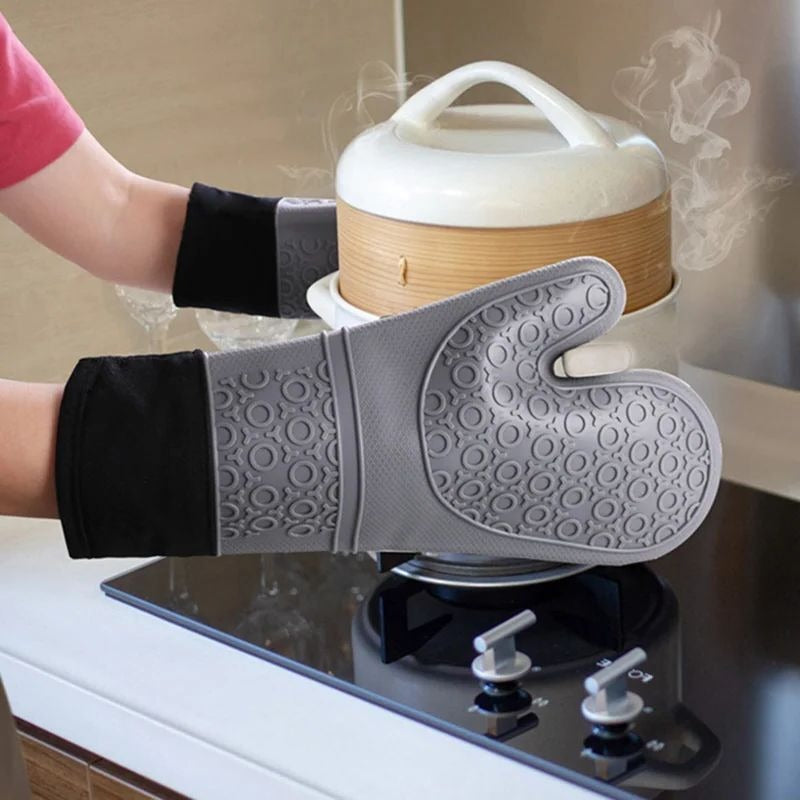 Heat-Resistant Oven Gloves: Safe Grip for Hot Cookware