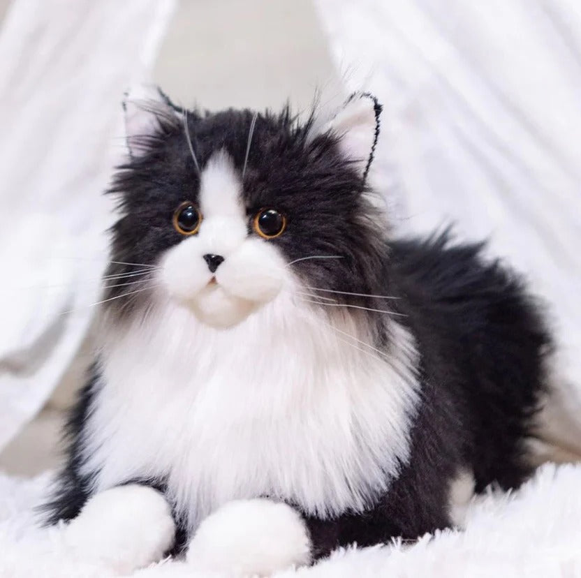 Lifelike Plush Cat: A Calm, Comforting Companion