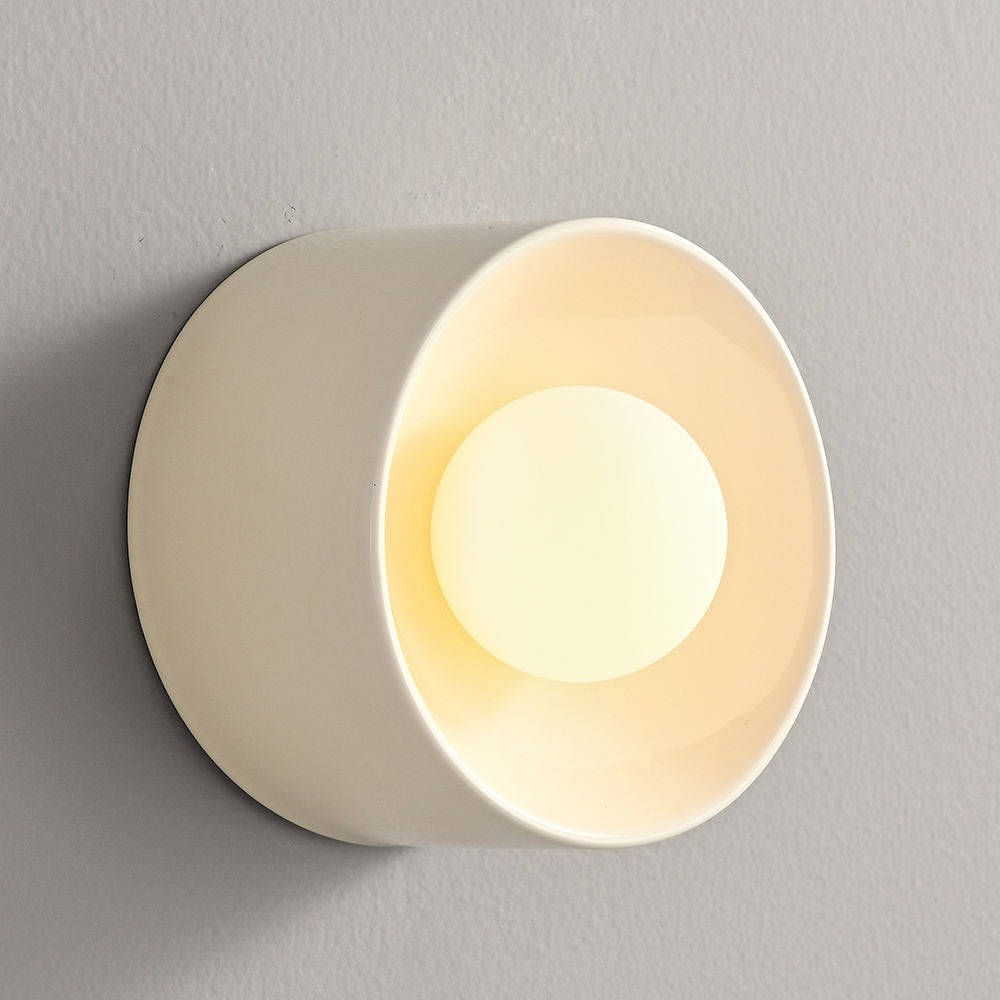 Nordic Modern Black Wall Lamp: Warm Light for Any Hallway