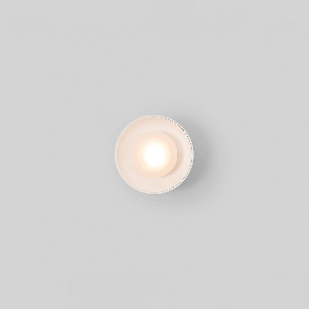Nordic Modern Black Wall Lamp: Warm Light for Any Hallway